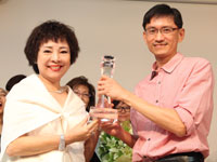 Newly crowned Diamond President Joey Tan